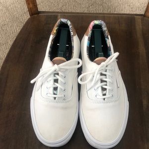 Vans Men’s 8.5. Good shoe for everyday casual